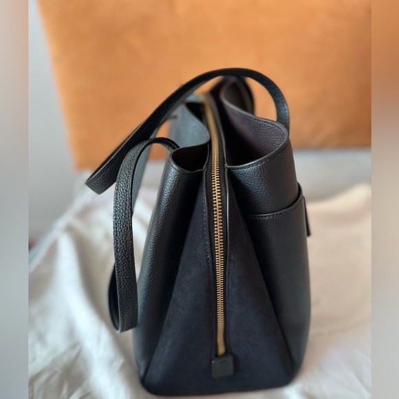 Coach | Lora Caryall Tote in Black with Brass Detailing - Picture 5 of 10